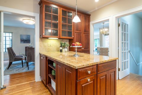 Tiny photo for 2512 Lawndale Avenue, Evanston, IL 60201 (MLS # 12634047)