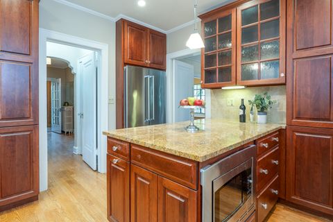 Tiny photo for 2512 Lawndale Avenue, Evanston, IL 60201 (MLS # 12634047)