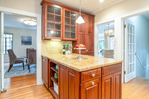 Tiny photo for 2512 Lawndale Avenue, Evanston, IL 60201 (MLS # 12634047)