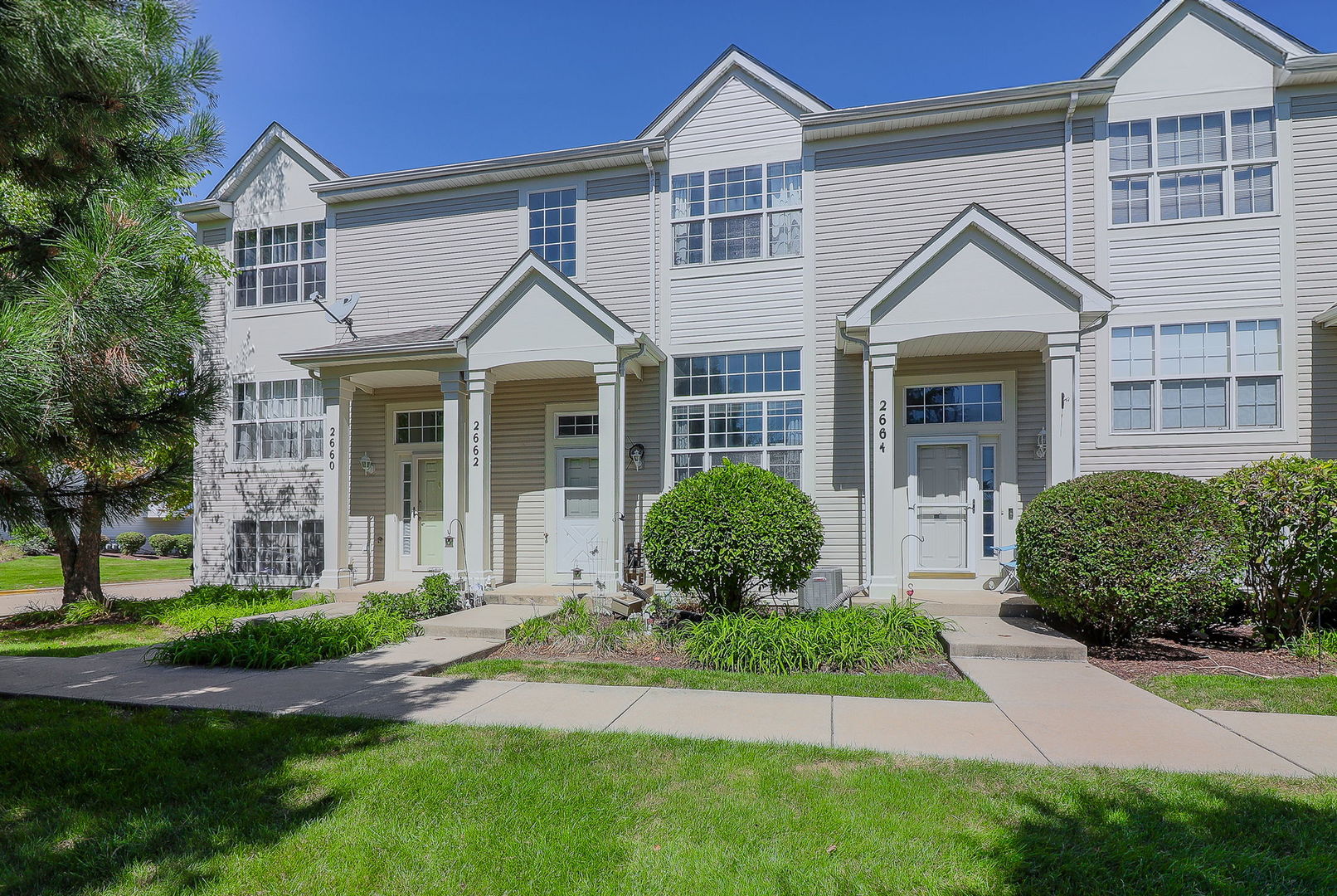 View Plainfield, IL 60586 townhome