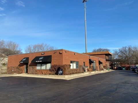 100 N Skokie Highway Lake Bluff IL 60044