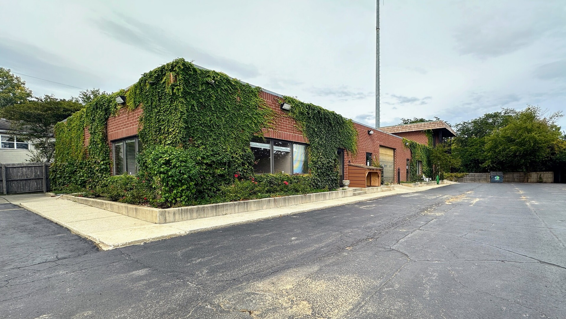 100 N Skokie Highway