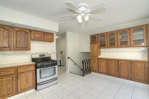 Tiny photo for 7837 Huntington Circle, Hanover Park, IL 60133 (MLS # 12496307)
