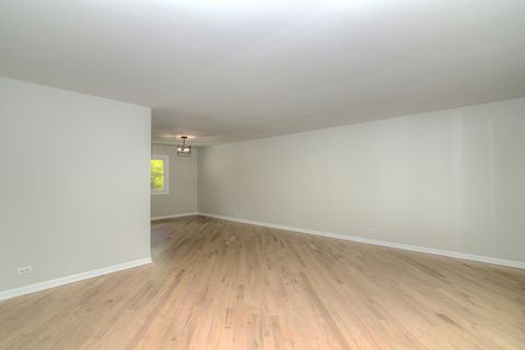 Tiny photo for 7837 Huntington Circle, Hanover Park, IL 60133 (MLS # 12496307)