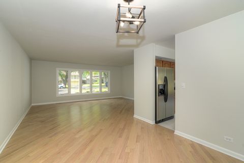 Tiny photo for 7837 Huntington Circle, Hanover Park, IL 60133 (MLS # 12496307)