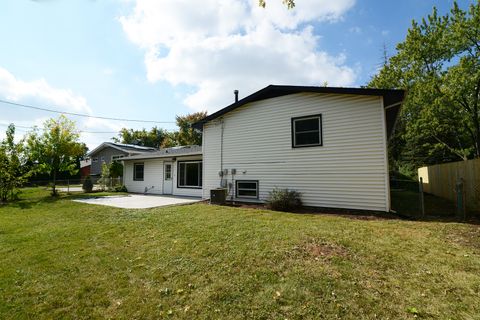Tiny photo for 7837 Huntington Circle, Hanover Park, IL 60133 (MLS # 12496307)