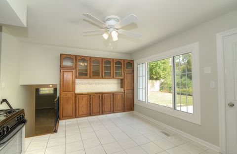 Tiny photo for 7837 Huntington Circle, Hanover Park, IL 60133 (MLS # 12496307)
