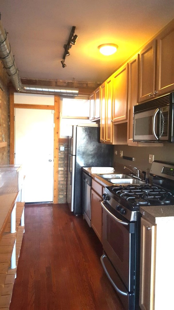 1657 W PRATT Boulevard 2B