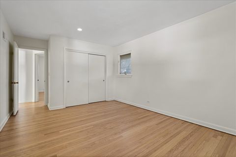 Tiny photo for 8314 Gross Point Road, Morton Grove, IL 60053 (MLS # 12564270)