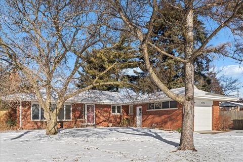 Tiny photo for 8314 Gross Point Road, Morton Grove, IL 60053 (MLS # 12564270)