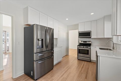 Tiny photo for 8314 Gross Point Road, Morton Grove, IL 60053 (MLS # 12564270)