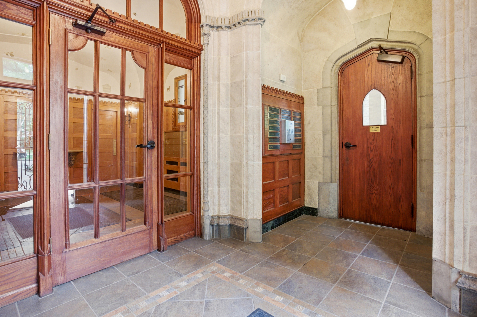 5421 S CORNELL Avenue 14 - Photo 4