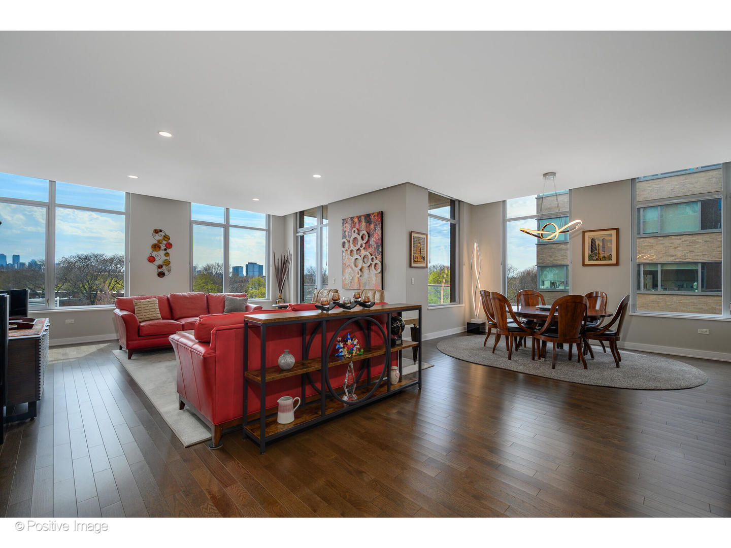 540 W Webster Avenue 411