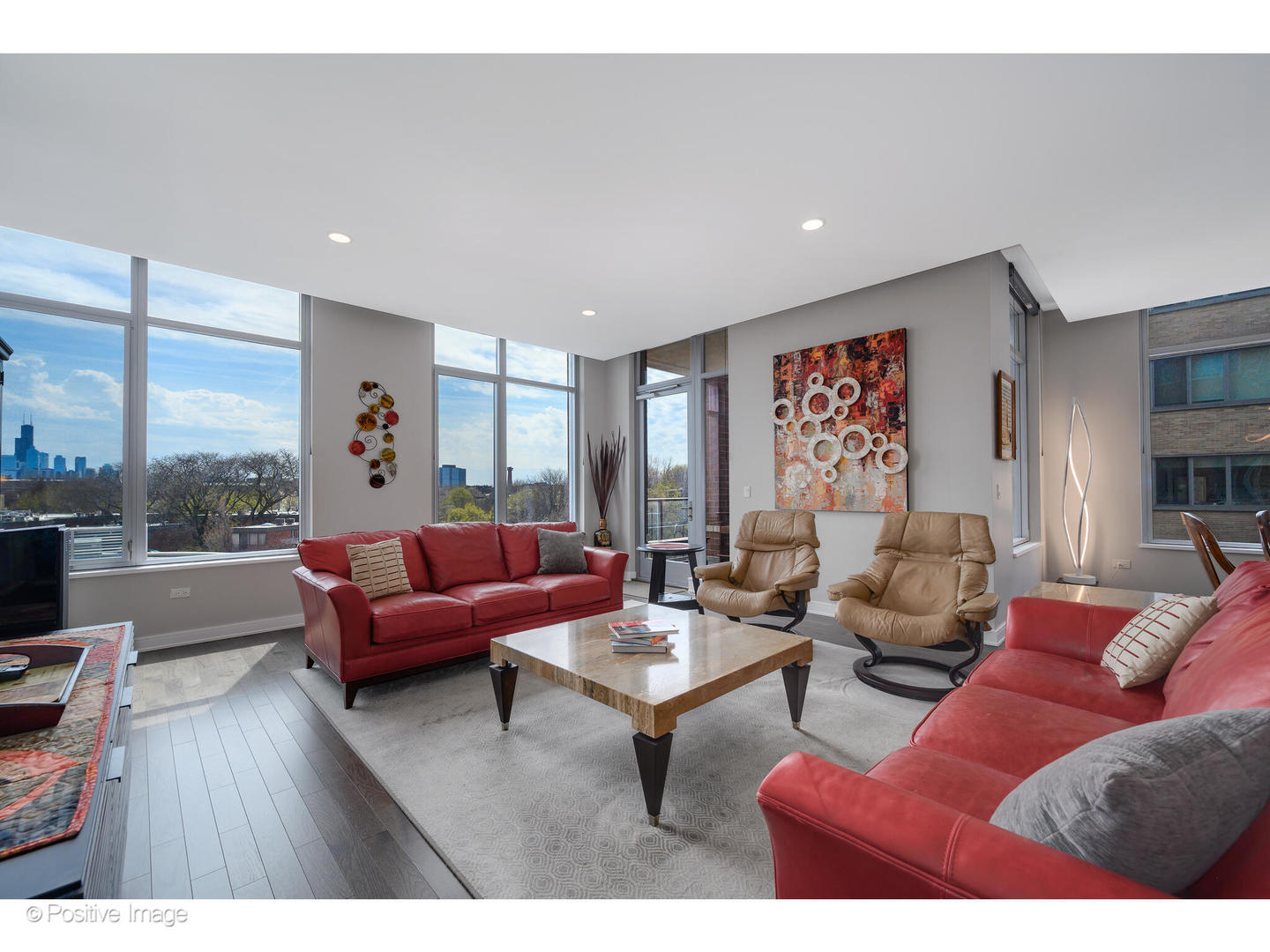 540 W Webster Avenue 411