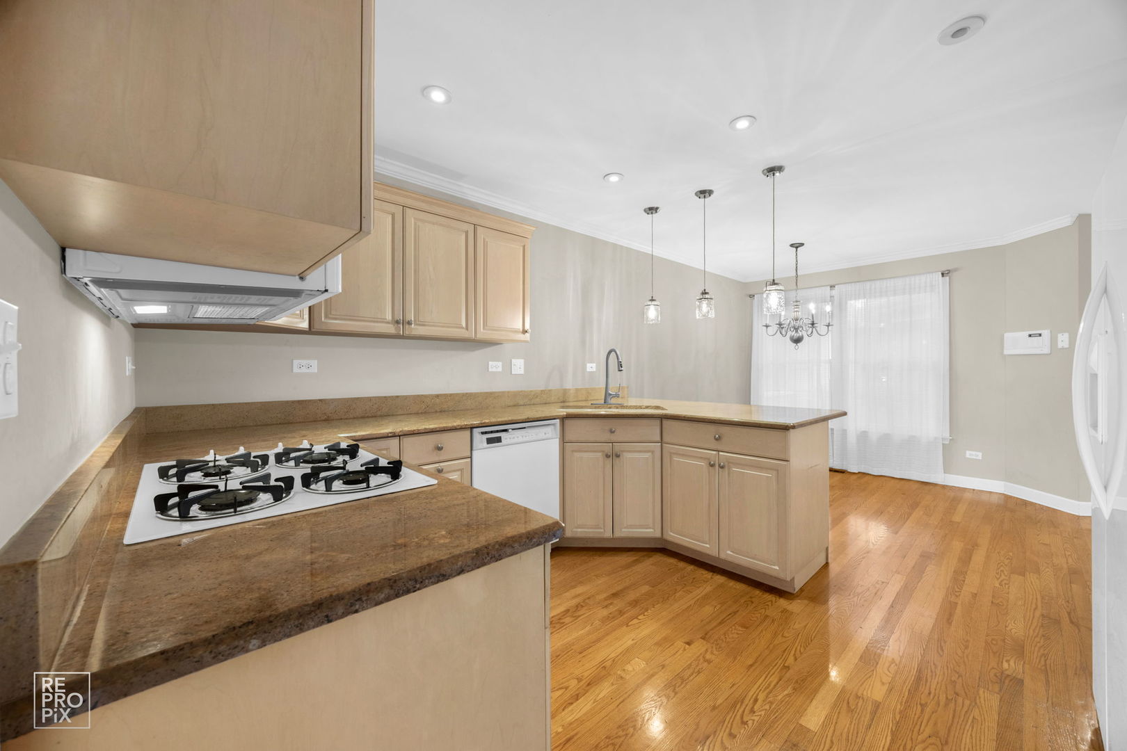 536 W EVERGREEN Street