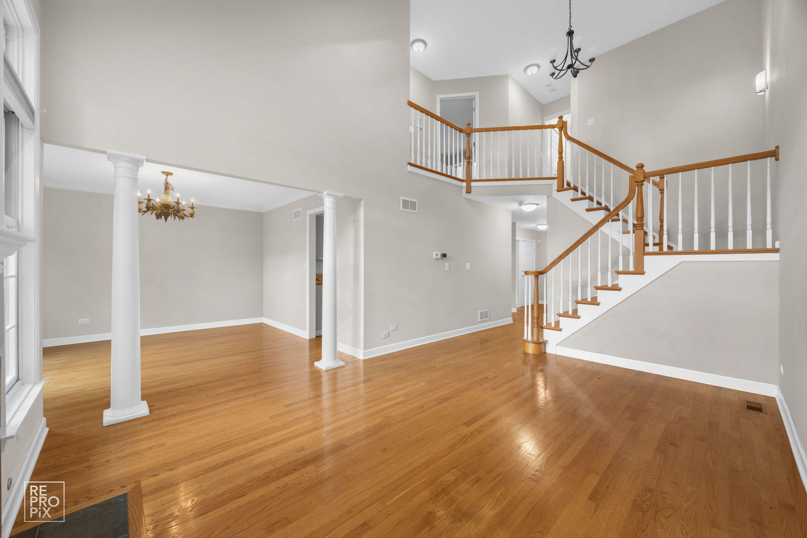 536 W EVERGREEN Street