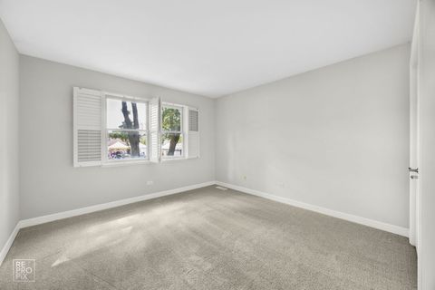 Tiny photo for 536 W EVERGREEN Street, Wheaton, IL 60187 (MLS # 12470267)