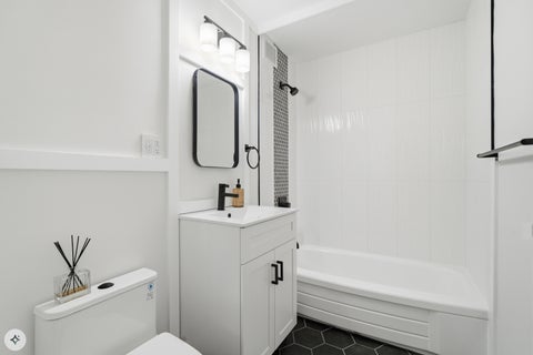Tiny photo for 6300 N Sheridan Road #712, Chicago, IL 60660 (MLS # 12792341)