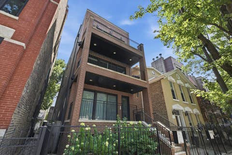 Photo of 1817 W Iowa Avenue #3, Chicago, IL 60622 (MLS # 12711331)