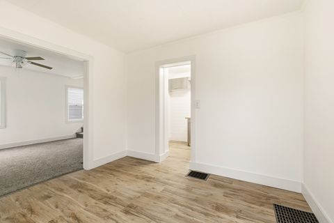 Tiny photo for 306 S Elmwood Avenue, Davenport, IA 52802 (MLS # 12608130)