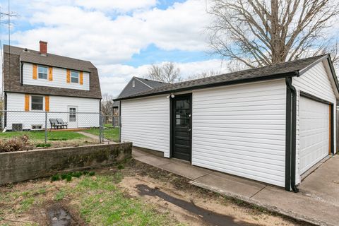 Tiny photo for 306 S Elmwood Avenue, Davenport, IA 52802 (MLS # 12608130)