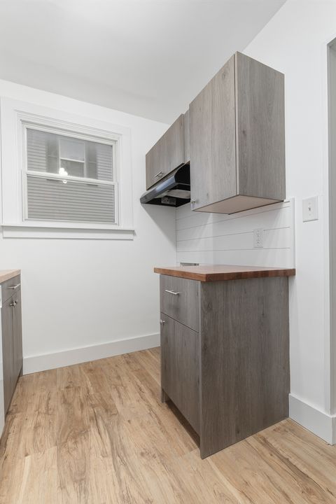 Tiny photo for 306 S Elmwood Avenue, Davenport, IA 52802 (MLS # 12608130)