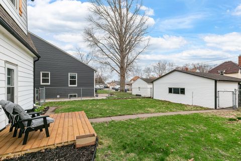 Tiny photo for 306 S Elmwood Avenue, Davenport, IA 52802 (MLS # 12608130)