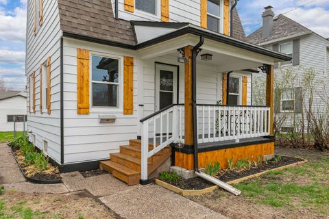 Tiny photo for 306 S Elmwood Avenue, Davenport, IA 52802 (MLS # 12608130)