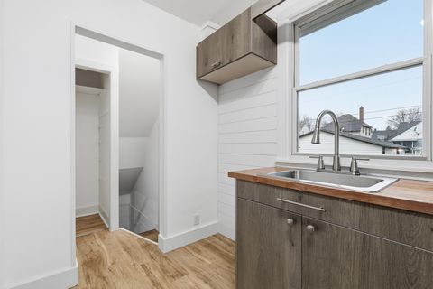 Tiny photo for 306 S Elmwood Avenue, Davenport, IA 52802 (MLS # 12608130)