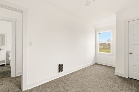 Tiny photo for 306 S Elmwood Avenue, Davenport, IA 52802 (MLS # 12608130)