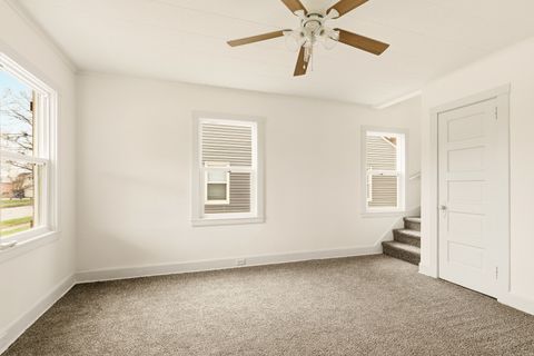 Tiny photo for 306 S Elmwood Avenue, Davenport, IA 52802 (MLS # 12608130)