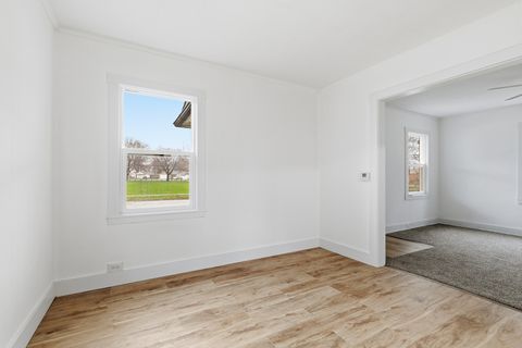 Tiny photo for 306 S Elmwood Avenue, Davenport, IA 52802 (MLS # 12608130)