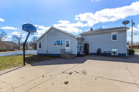 Tiny photo for 4149 28th Avenue, Moline, IL 61265 (MLS # 12593169)