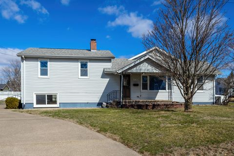 Photo of 4149 28th Avenue, Moline, IL 61265 (MLS # 12593169)