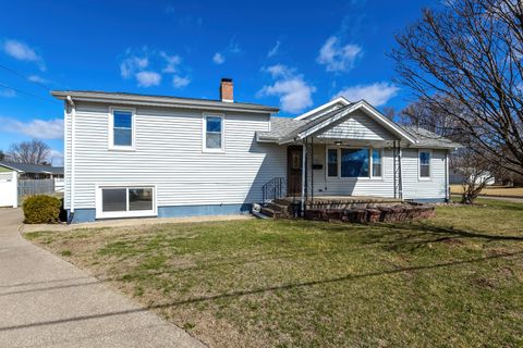 Tiny photo for 4149 28th Avenue, Moline, IL 61265 (MLS # 12593169)
