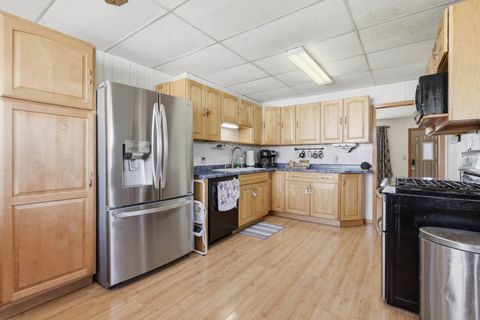 Tiny photo for 4149 28th Avenue, Moline, IL 61265 (MLS # 12593169)