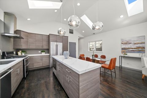 Tiny photo for 1048 W Fulton Street #4, Chicago, IL 60607 (MLS # 12489223)