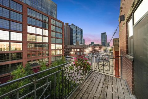 Tiny photo for 1048 W Fulton Street #4, Chicago, IL 60607 (MLS # 12489223)