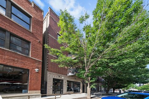 Photo of 1048 W Fulton Street #4, Chicago, IL 60607 (MLS # 12489223)