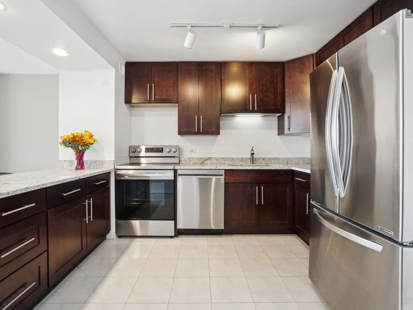 5320 N Sheridan Road 1606