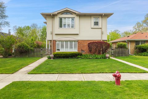 Tiny photo for 9226 Kilbourn Avenue, Skokie, IL 60076 (MLS # 12610574)