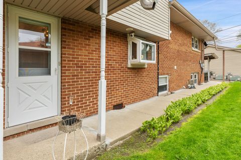 Tiny photo for 9226 Kilbourn Avenue, Skokie, IL 60076 (MLS # 12610574)