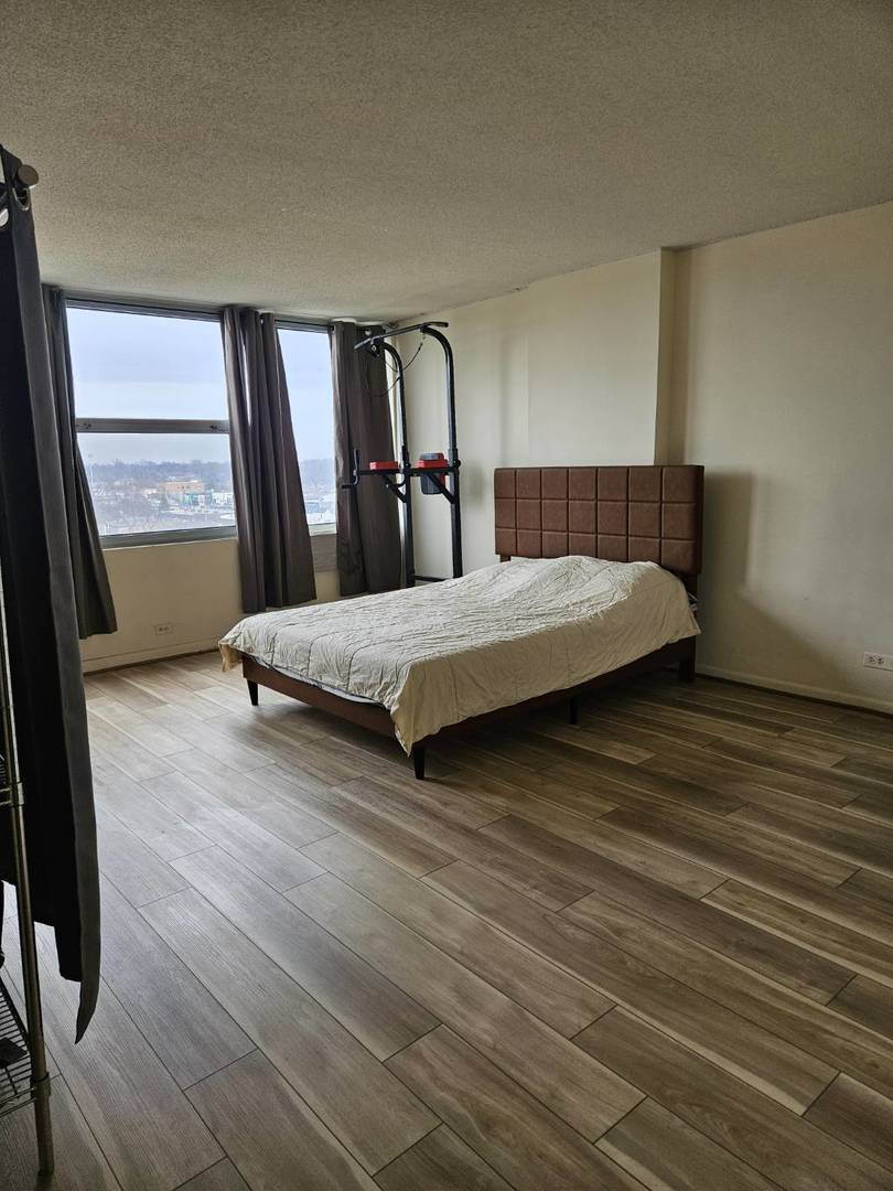 7234 W North Avenue 908