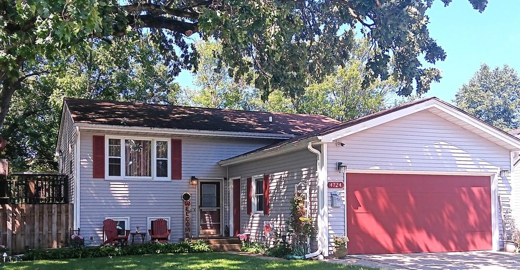 Photo for 4724 Illinois Street, Loves Park, IL 61111 (MLS # 12471781)