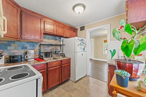 Tiny photo for 901 E Babcock Avenue, Addison, IL 60101 (MLS # 12485860)