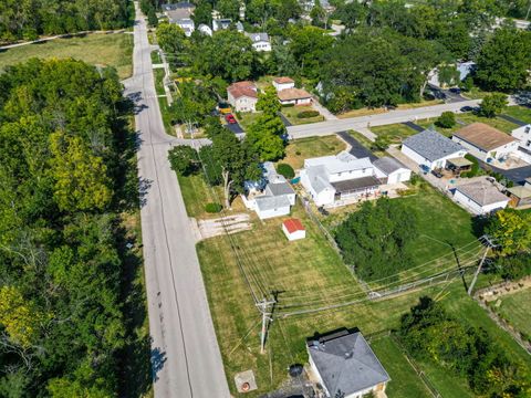 Tiny photo for 901 E Babcock Avenue, Addison, IL 60101 (MLS # 12485860)
