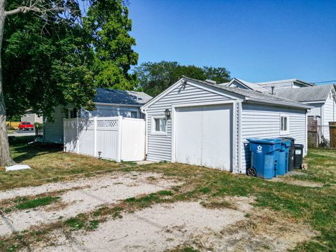 Tiny photo for 901 E Babcock Avenue, Addison, IL 60101 (MLS # 12485860)