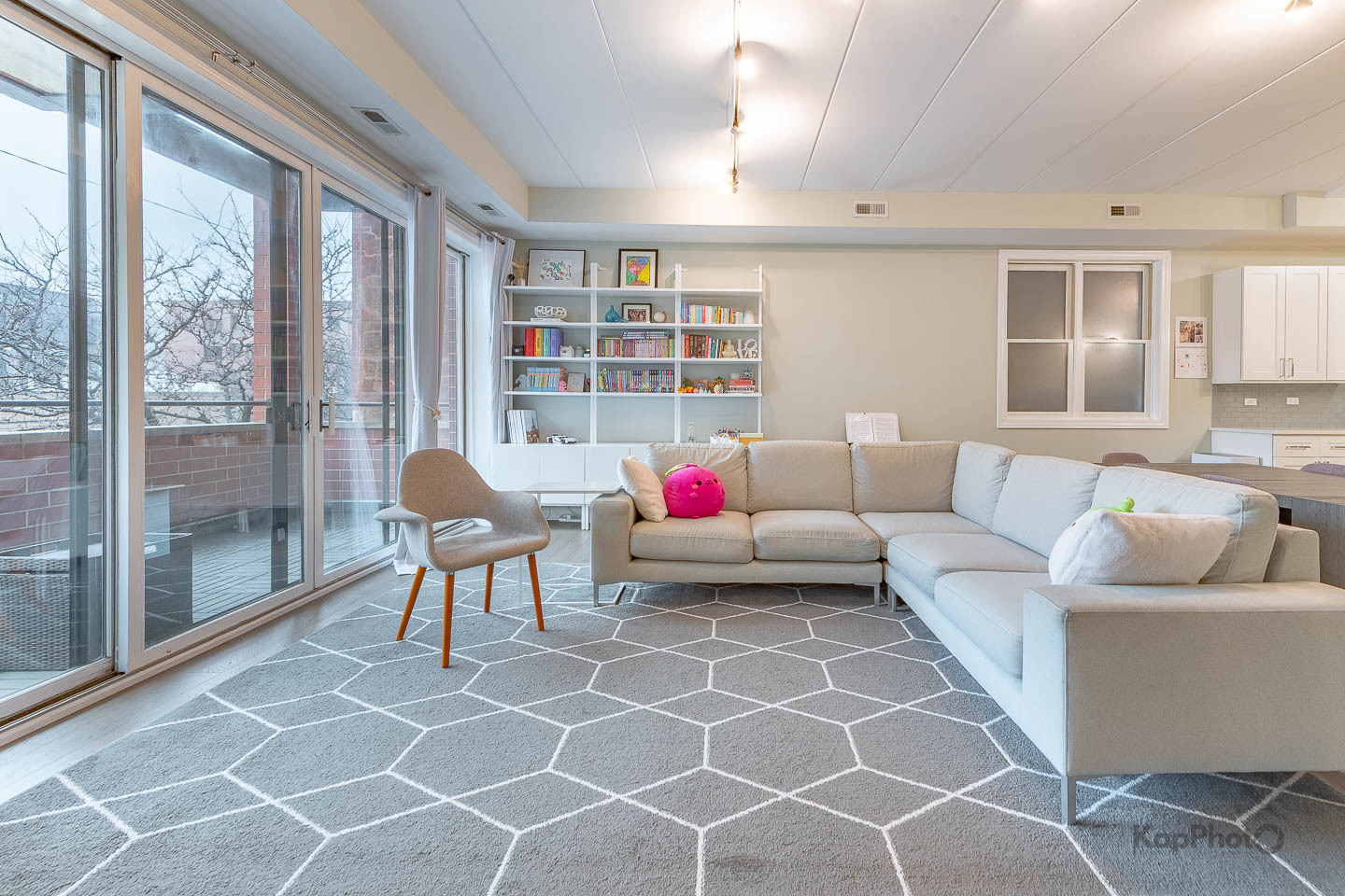 1332 W Madison Street 2W