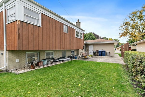Tiny photo for 2073 Westview Drive, Des Plaines, IL 60018 (MLS # 12783420)