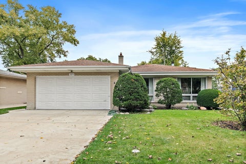 Photo of 2073 Westview Drive, Des Plaines, IL 60018 (MLS # 12783420)